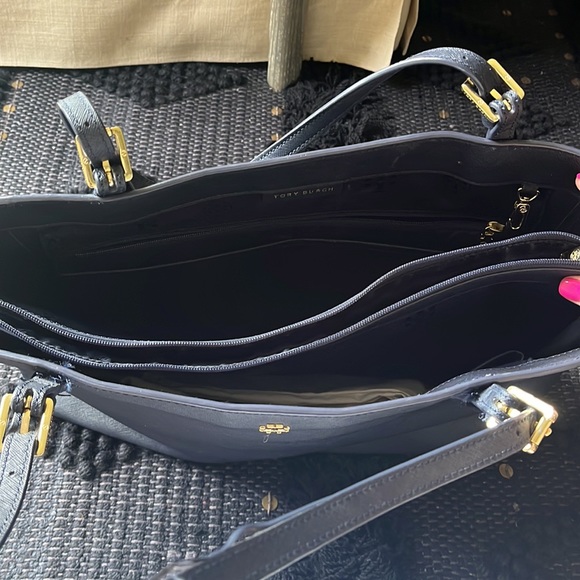 Tory Burch Emerson tote in navy - Picture 3 of 6